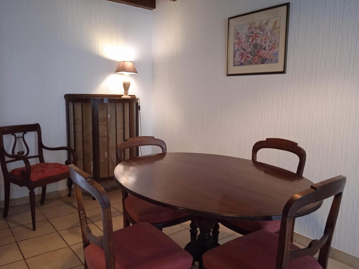 Charming Detached 2 Bedroom Ancient House In Medieval Quarter Of A Small Town In The Pays De La Loire, France Sille-le-Guillaume Экстерьер фото