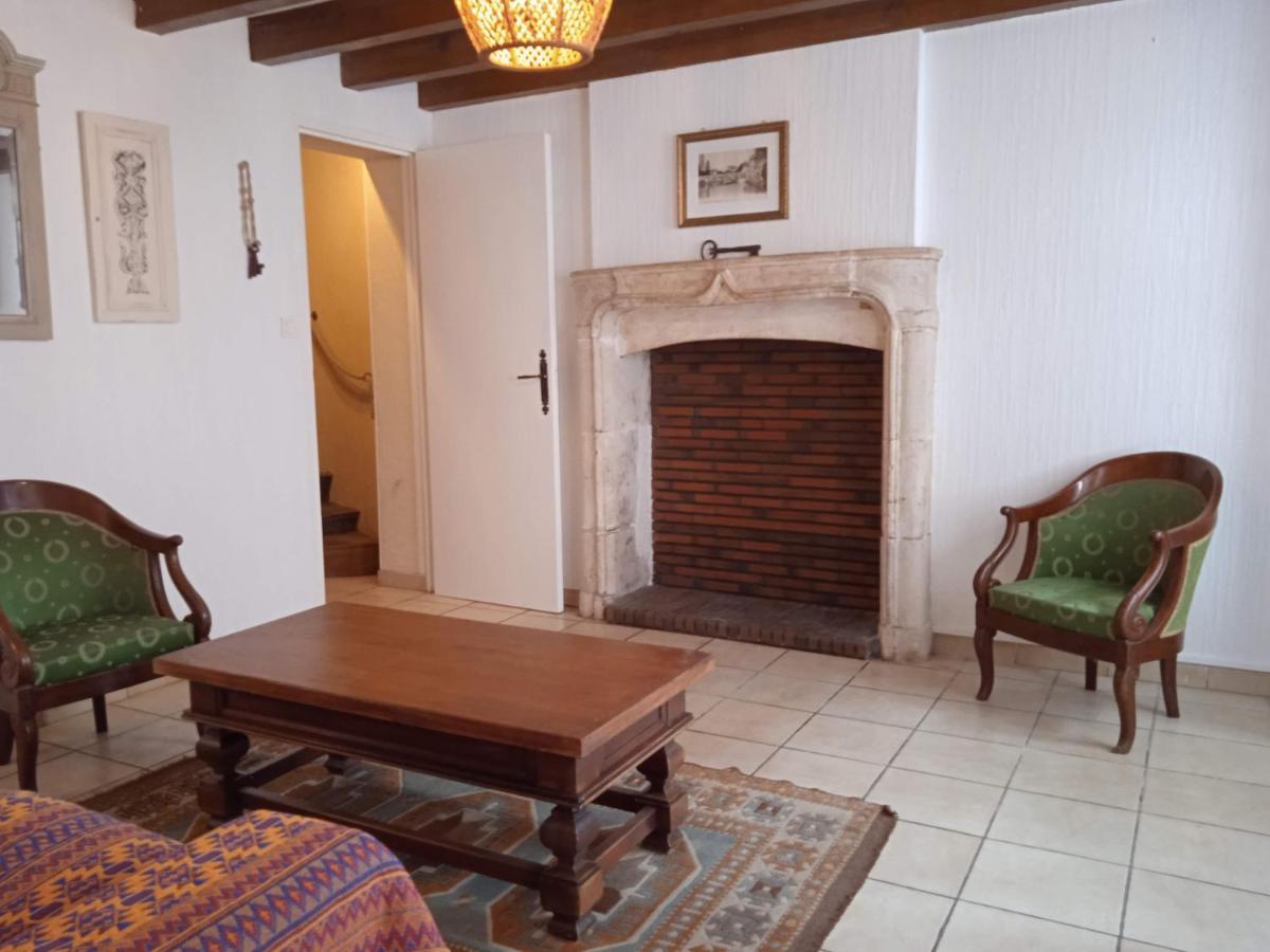 Charming Detached 2 Bedroom Ancient House In Medieval Quarter Of A Small Town In The Pays De La Loire, France Sille-le-Guillaume Экстерьер фото